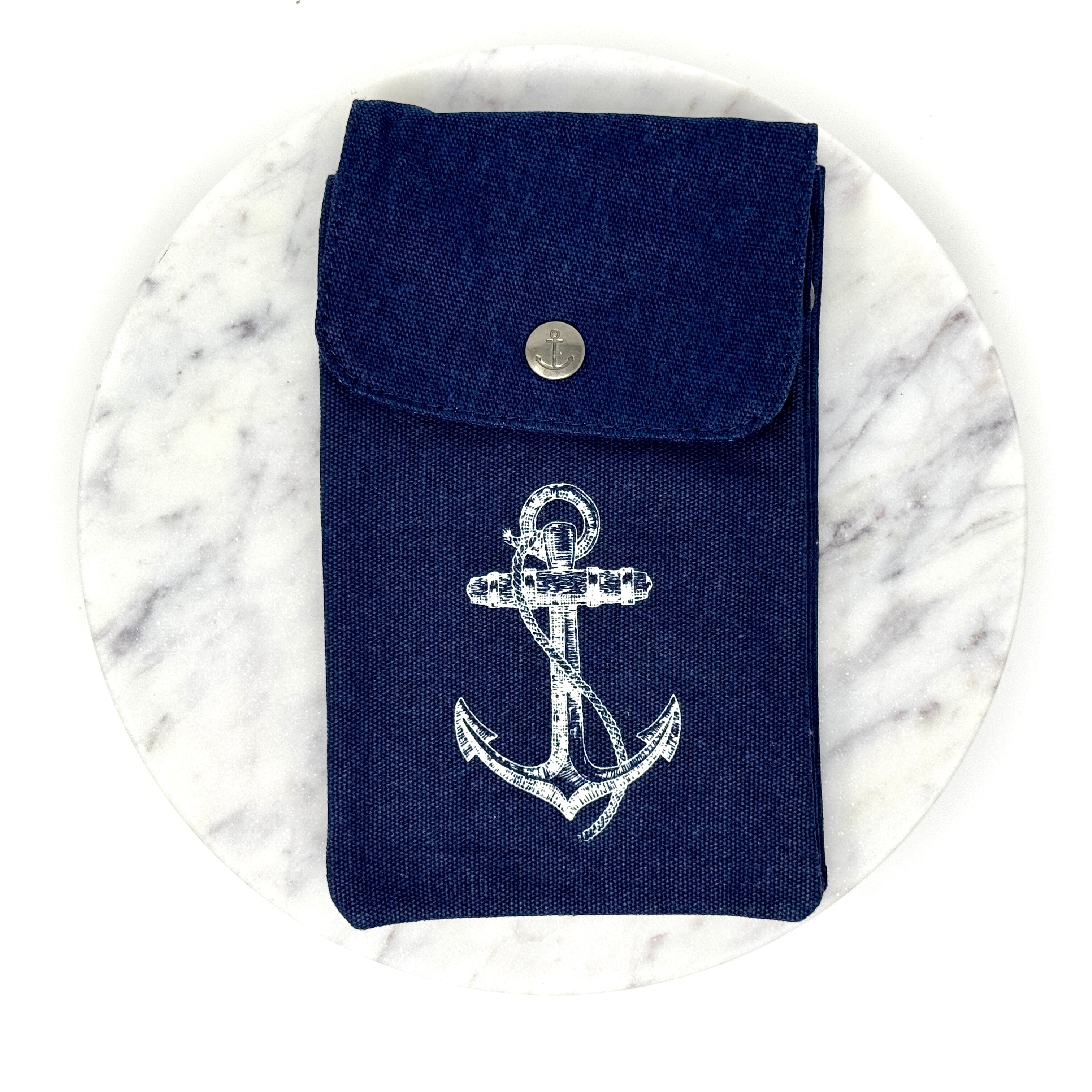 Handgemachte Patchwork Nautiktasche Anker mit maritimen Mustern, Schulterriemen, aus Baumwolle & Canvas – kompakt, robust & wasserabweisend.