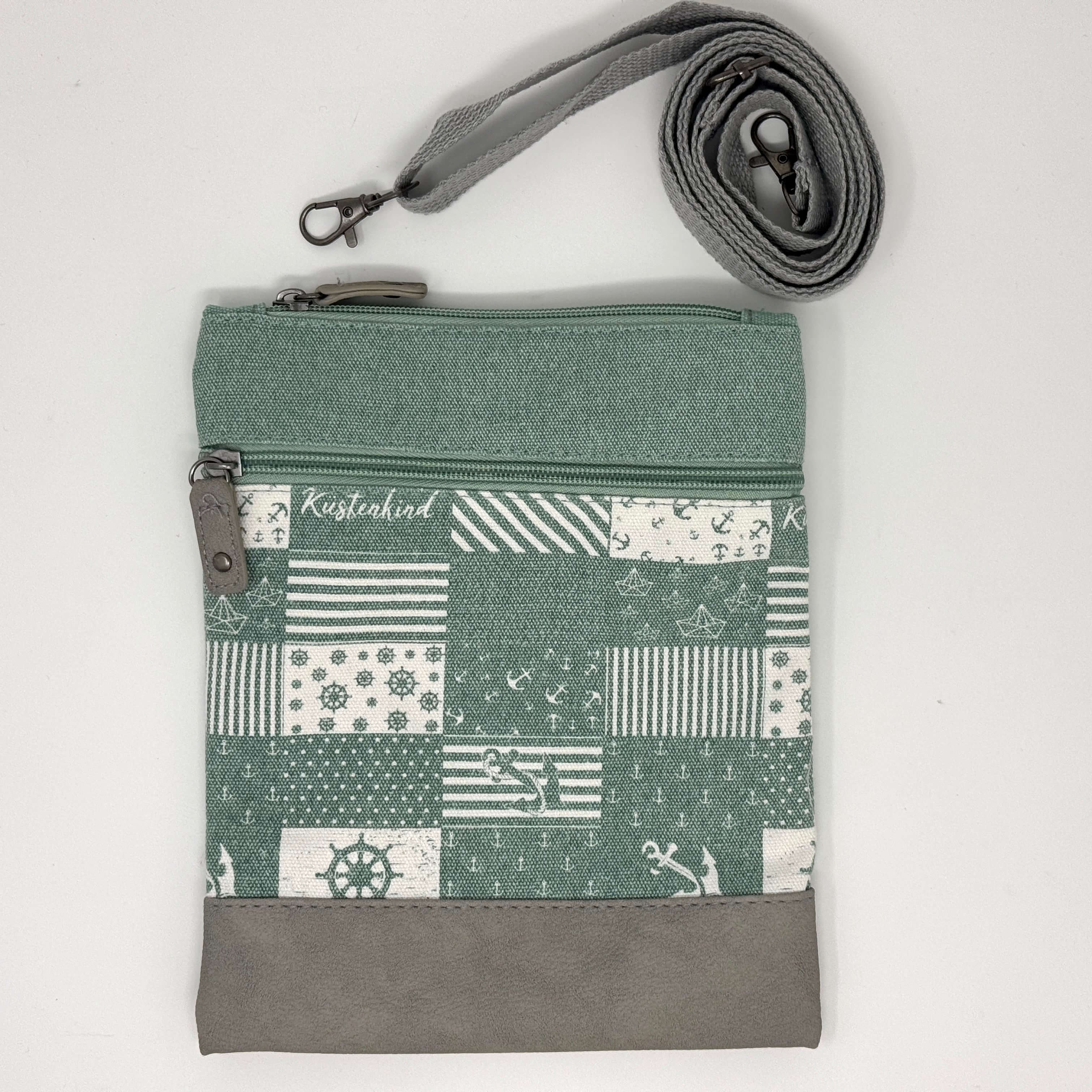 Crossbody Tasche „Küstenkind“ – Maritimes Design in verschiedenen Farben