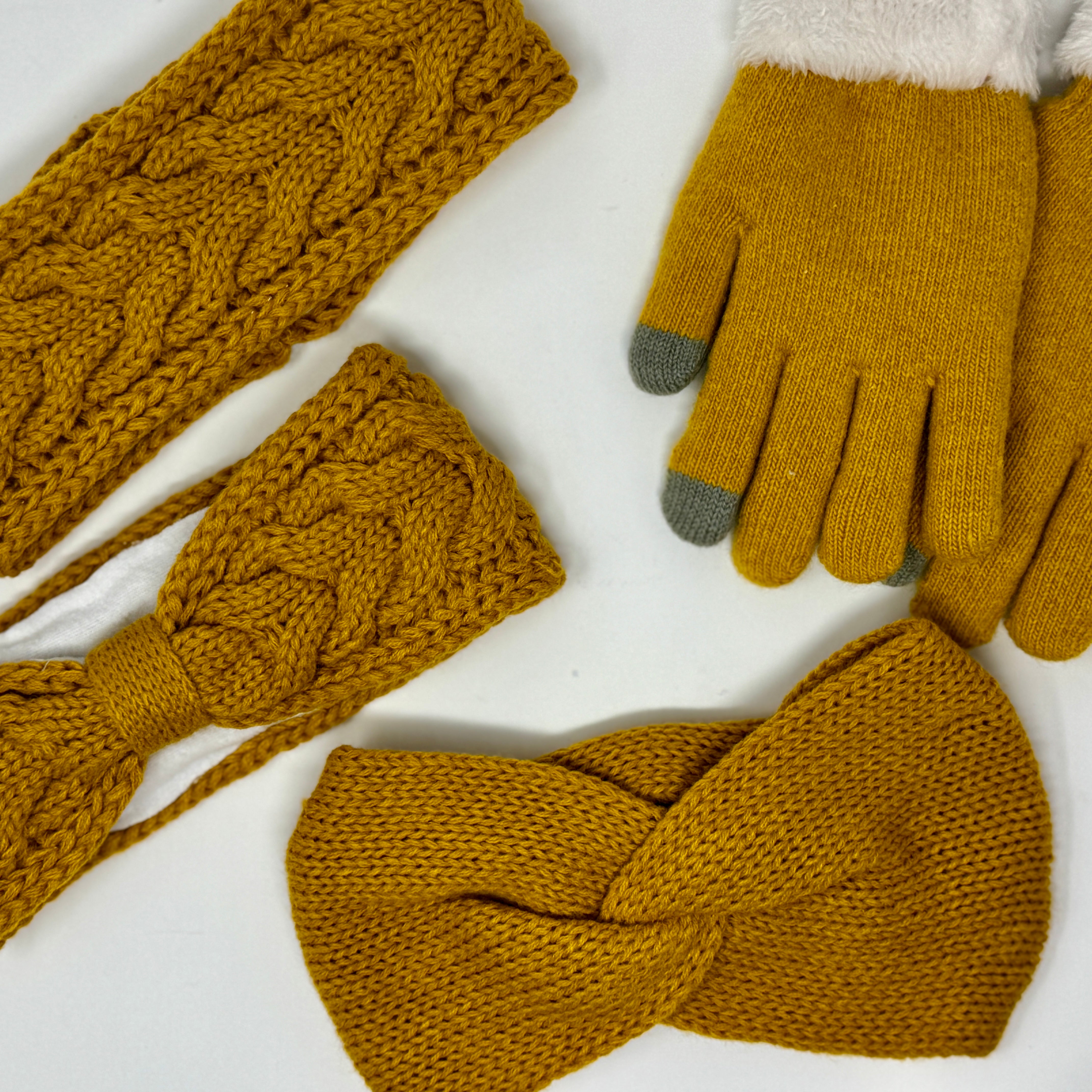 Set in Senfgelb – nordisch schlichtes Design 