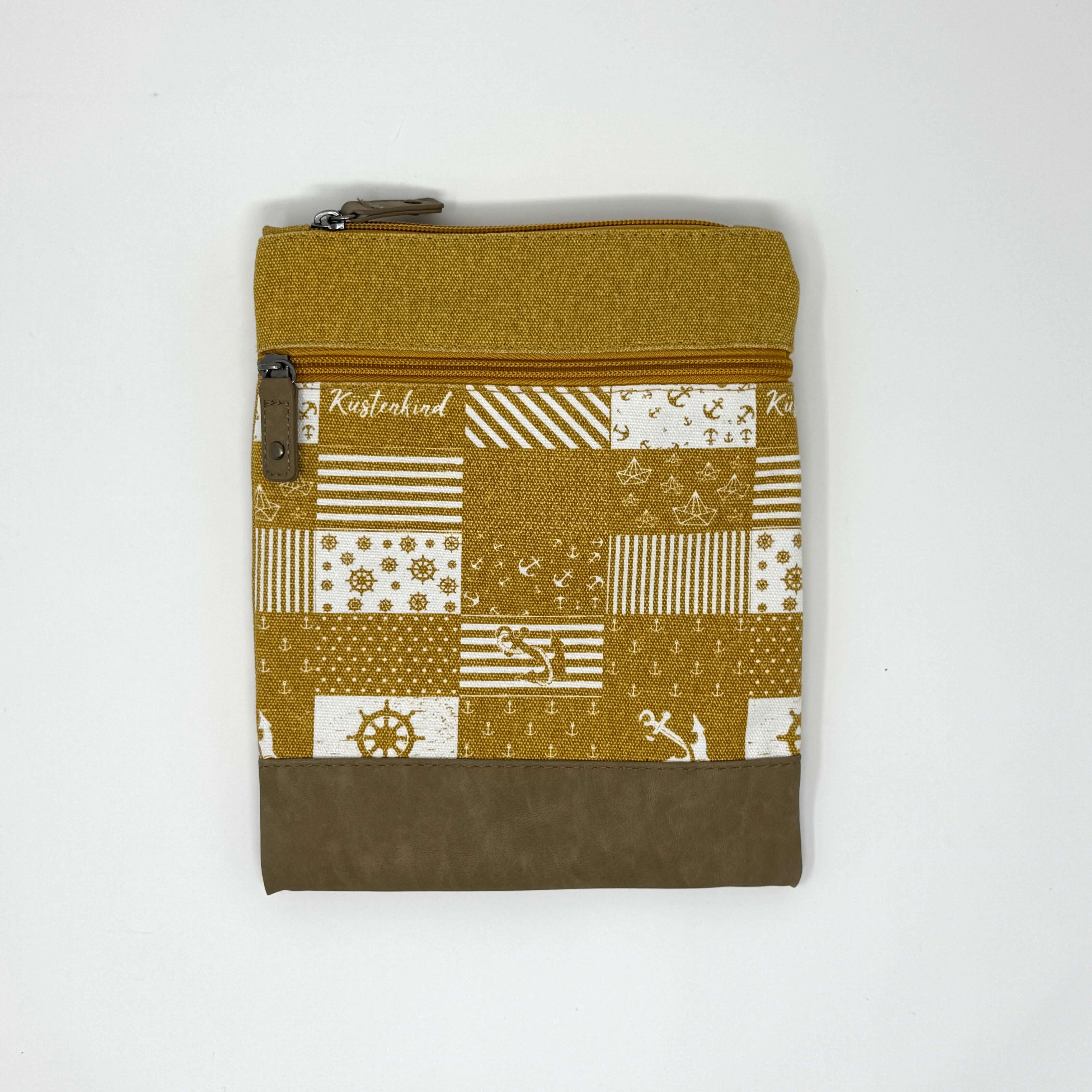 Crossbody Umhängetasche „Küstenkind“ in Gelb mit maritimem Patchwork-Design und Anker-Motiven