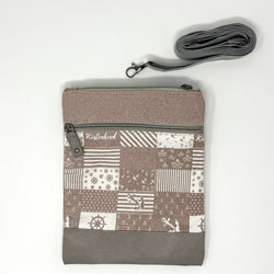 Crossbody Umhängetasche „Küstenkind“ in Rosa mit maritimem Patchwork-Design und Anker-Motiven