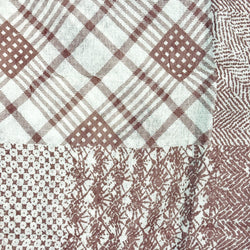 Runder Loop Schal in Rosa und Weiß mit orientalischem Muster, weiches Baumwollmaterial, ideal für Damen und Herren
