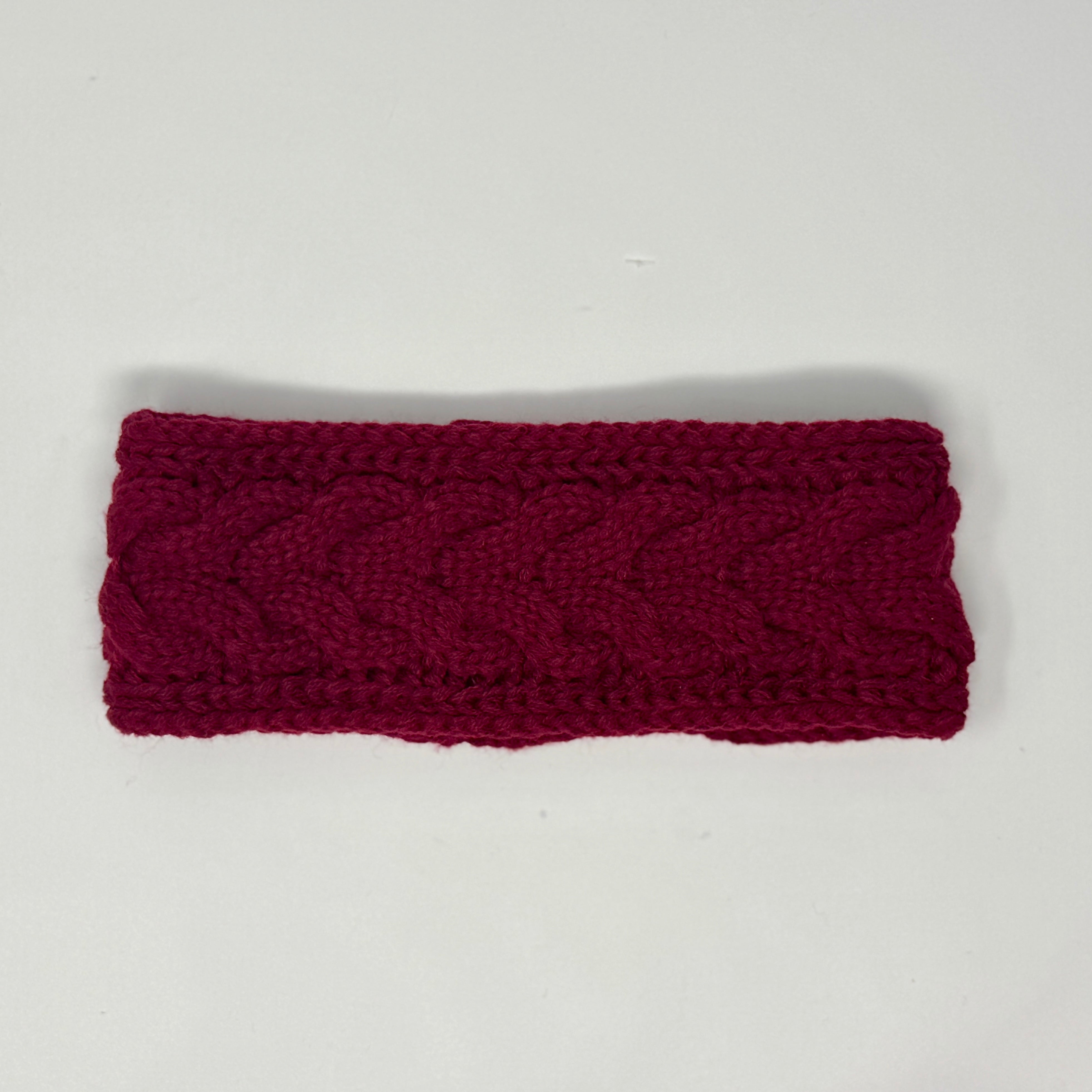 Gestricktes Stirnband in Bordeaux mit Zopfmuster