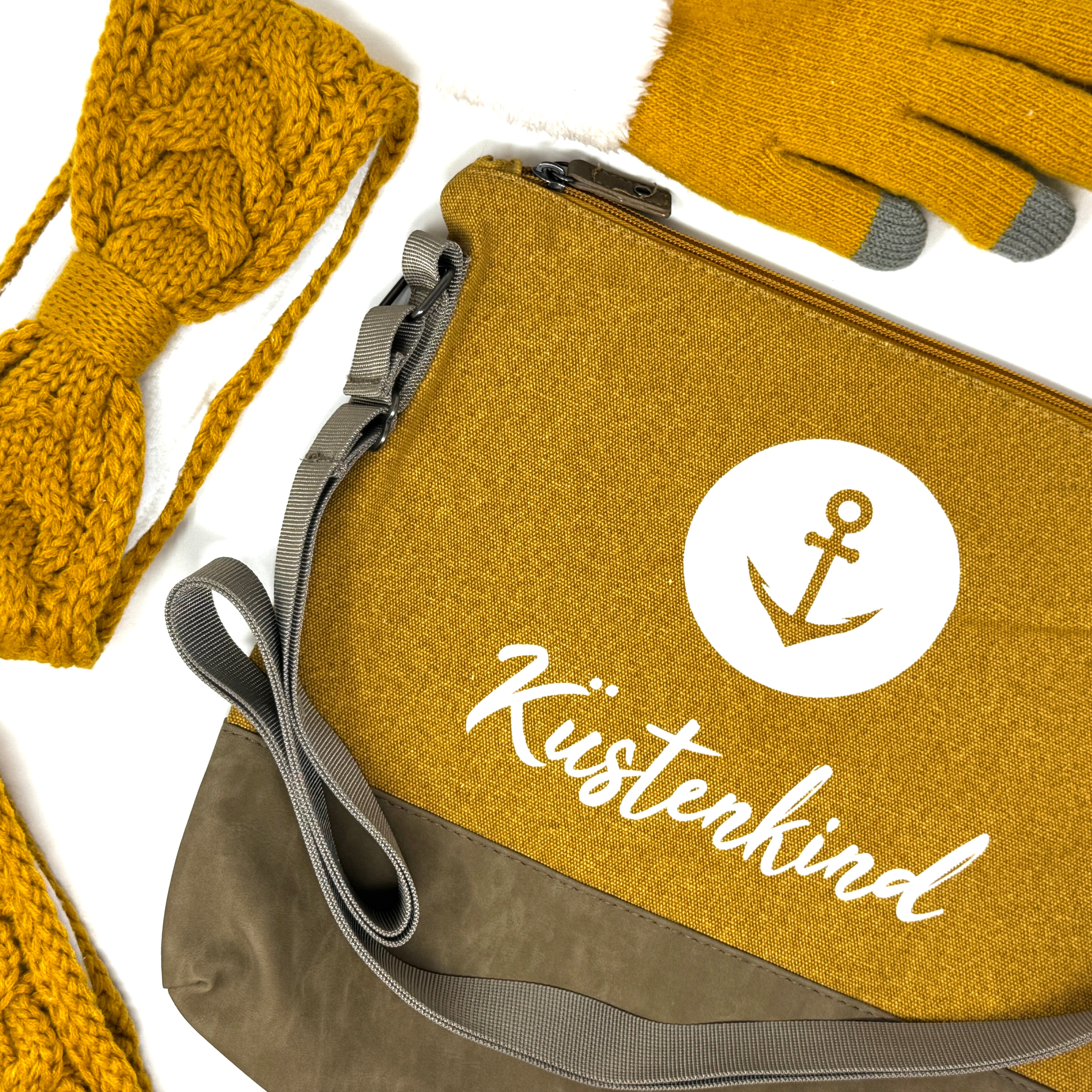 Senfgelbes Set mit Stirnband, Tasche und Handschuhe