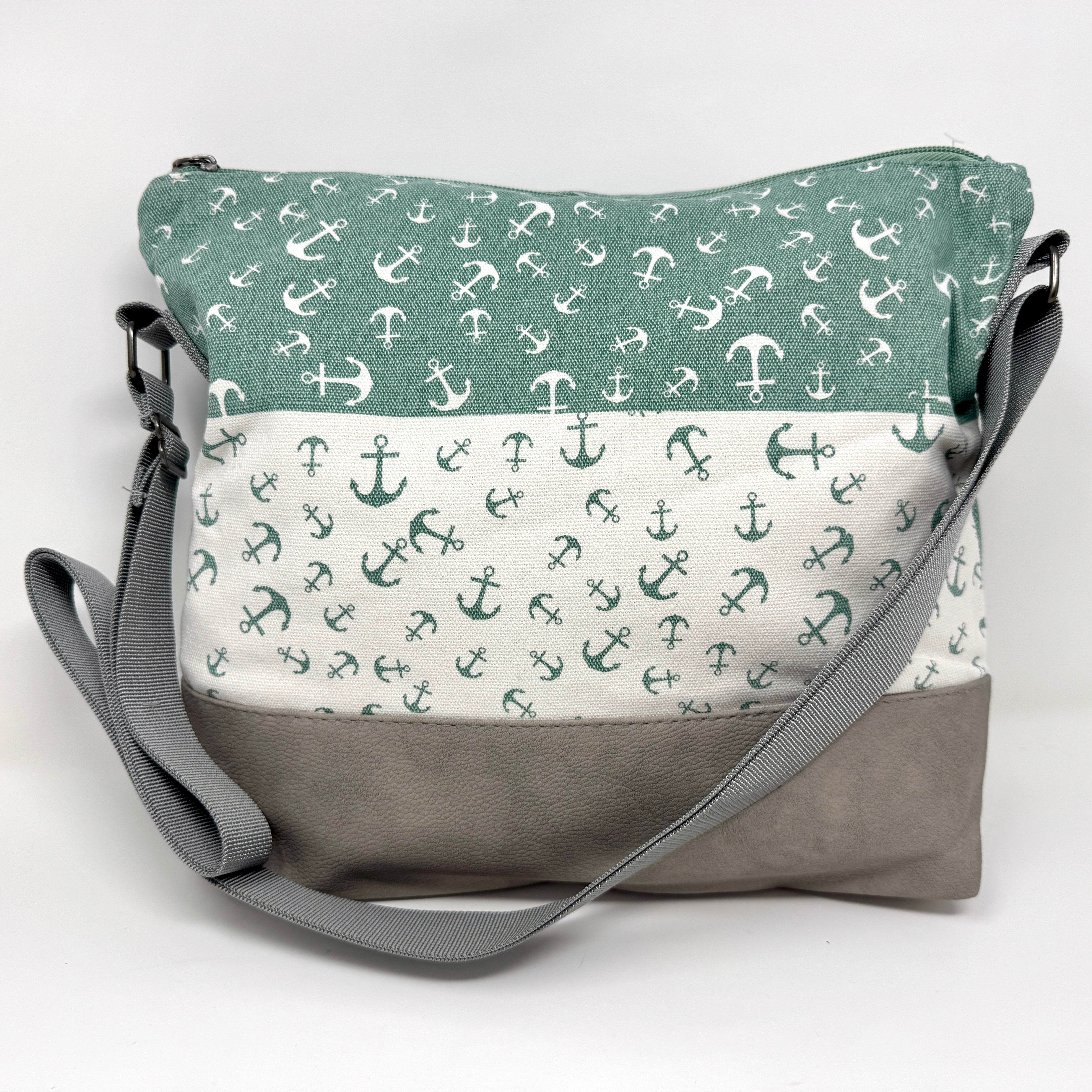 Maritime Umhängetasche „Ankertraum“ in Hellgrün mit Anker-Muster, auch in Pink, Blau & weiteren Farben erhältlich – vegan und wasserabweisend